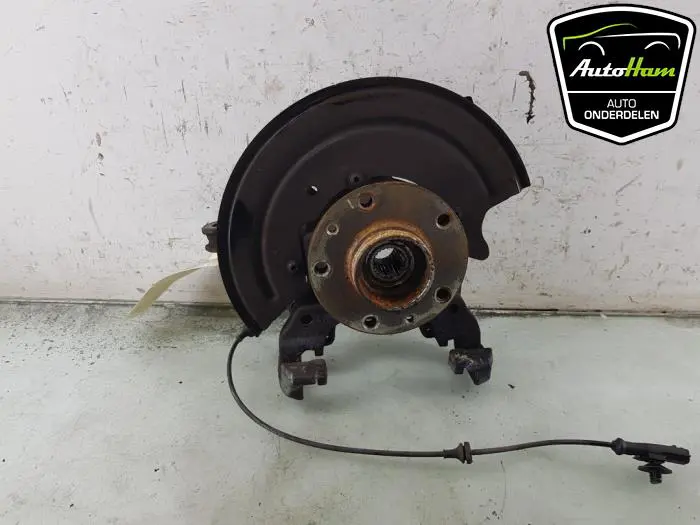 Fusee links-voor Dacia Duster