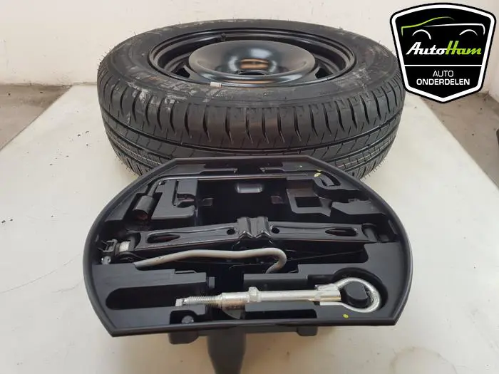 Krikset + reservewiel Peugeot 208
