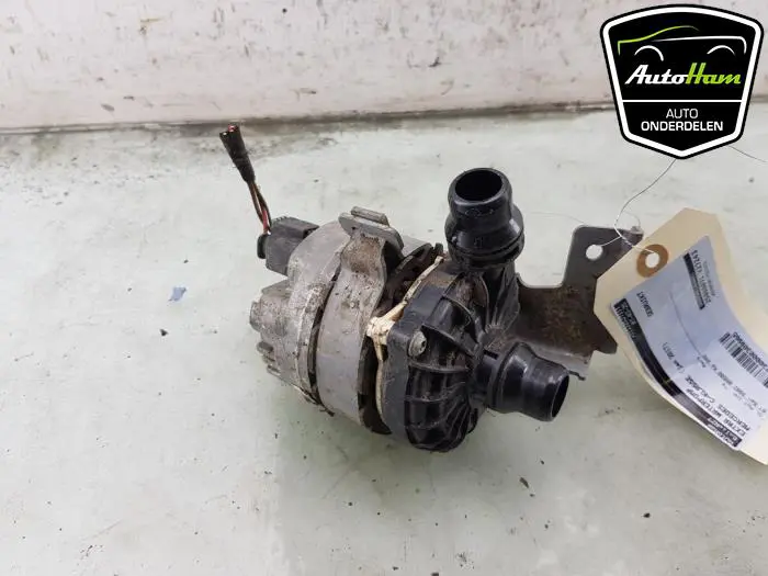 Extra waterpomp Mercedes C-Klasse