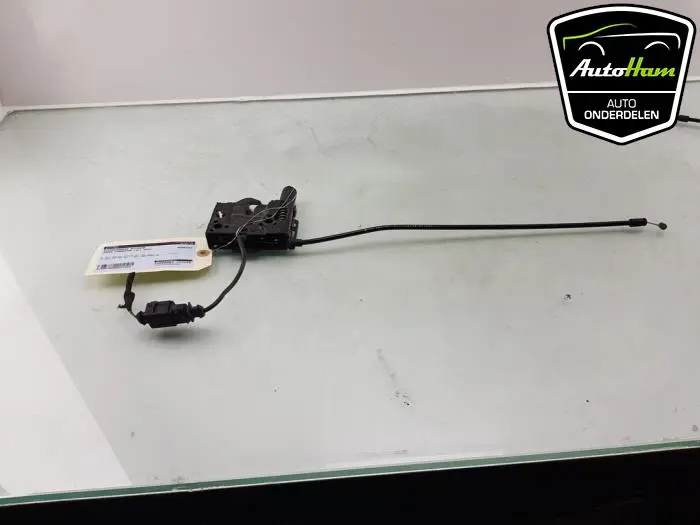 Slotmechaniek Motorkap Cupra Formentor