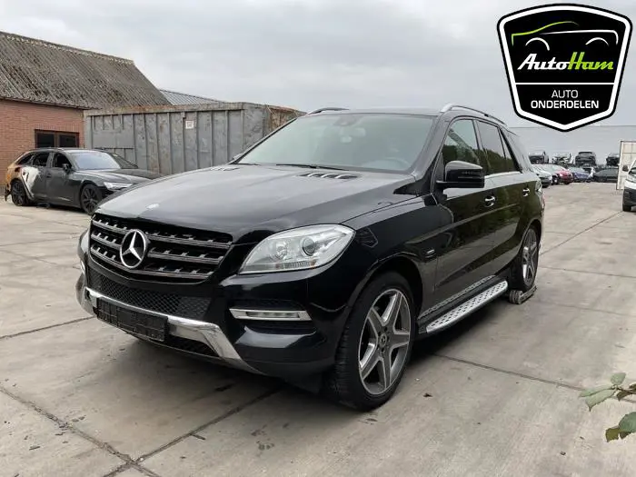 Scherm links-voor Mercedes ML-Klasse
