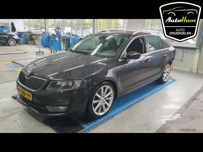 Koplamp links Skoda Octavia