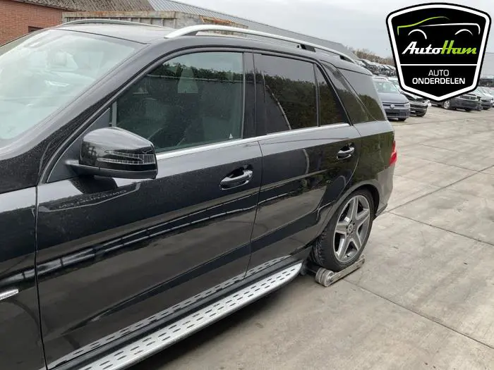 Portier 4Deurs links-voor Mercedes ML-Klasse