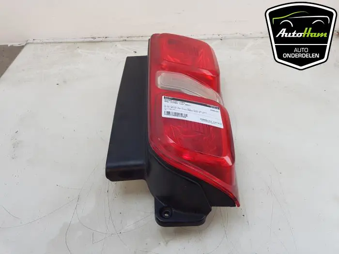 Achterlicht links Opel Vivaro