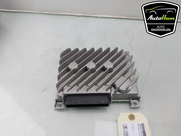 Radio versterker Volkswagen Golf