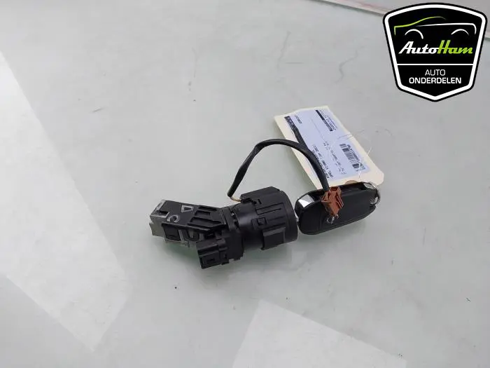Kontaktslot+Sleutel Opel Vivaro