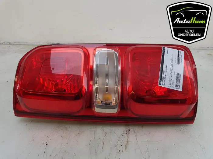 Achterlicht links Toyota Pro-Ace