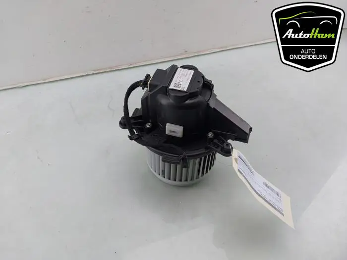 Kachel Ventilatiemotor Toyota Pro-Ace