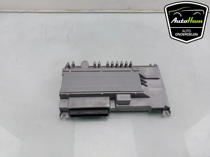 Radio versterker Audi E-Tron