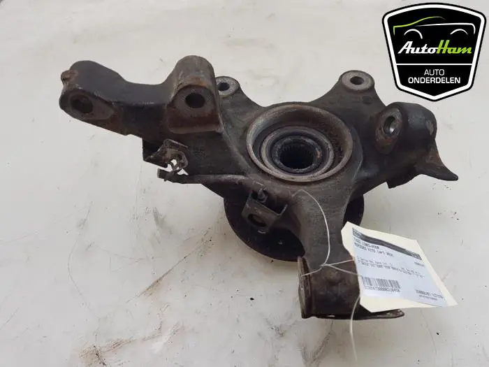 Fusee links-voor Mercedes Vito