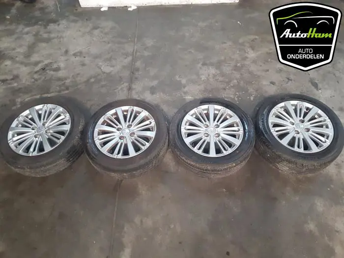 Sportvelgenset + banden Peugeot 208