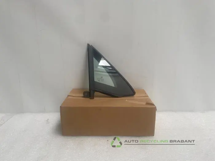 Vitre triangulaire avant droite Volkswagen Passat