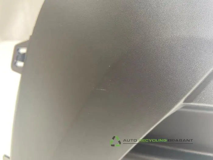 Coin pare-chocs avant droit - 5ffc52c5-0eb9-45b7-a57c-7f5d3d14ad51.jpg