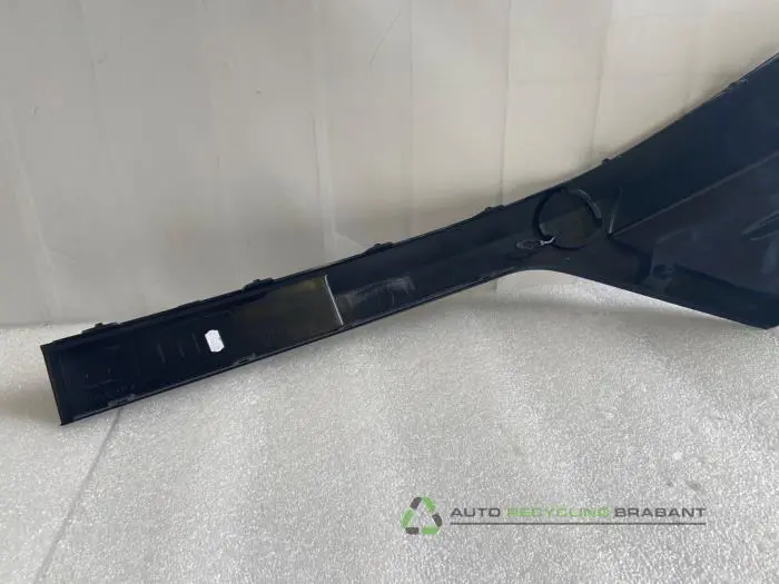 Coin pare-chocs avant droit - 7c88011c-a0a8-4aec-bc55-14d3c7eb6a34.jpg