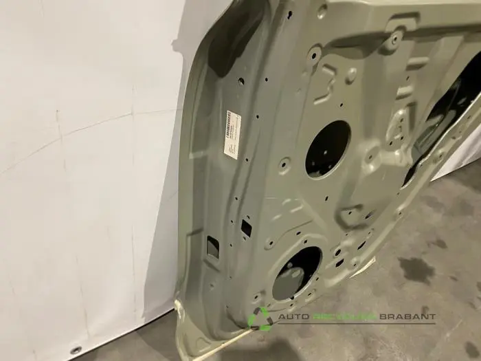 Rear door 4-door, right - a026460a-264d-4c00-b77c-1c7c75d00481.jpg