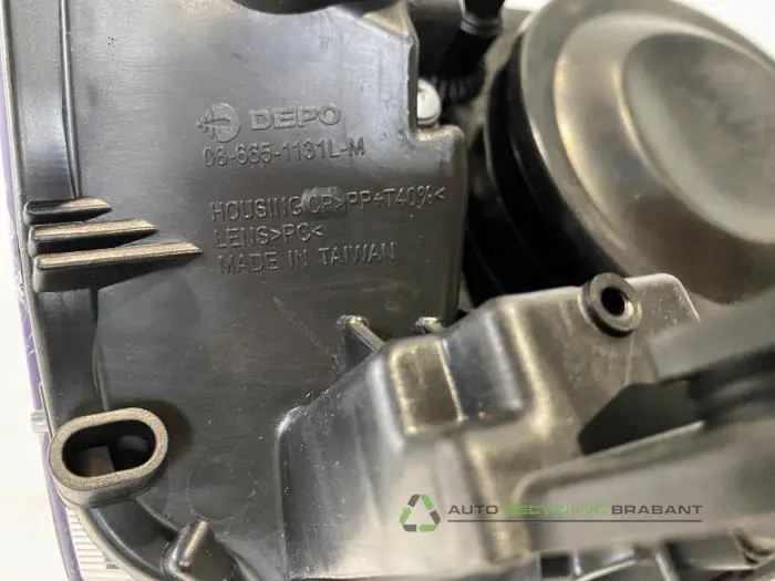 Koplamp links - a2299525-bd91-4fff-afdf-5ab89ee3baab.jpg