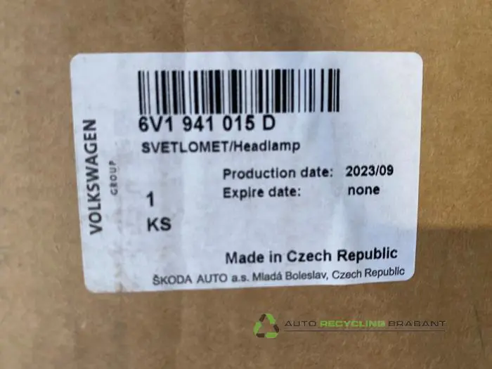 Koplamp links - f99b4e33-9ce3-4478-997a-0ef4f51e1c59.jpg