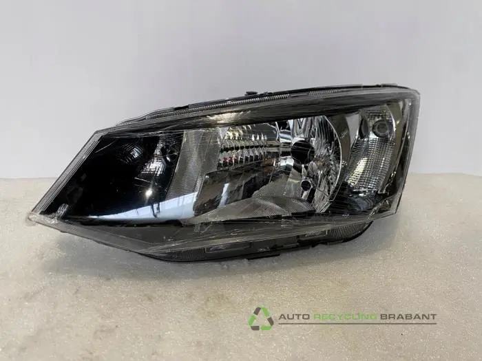 Koplamp links - fddf99f0-545a-41b8-940a-1589ae1c605c.jpg