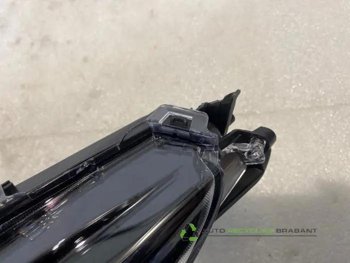 Koplamp links - 22ddfbf0-be6d-41c6-ad65-335f72cc04b4.jpg