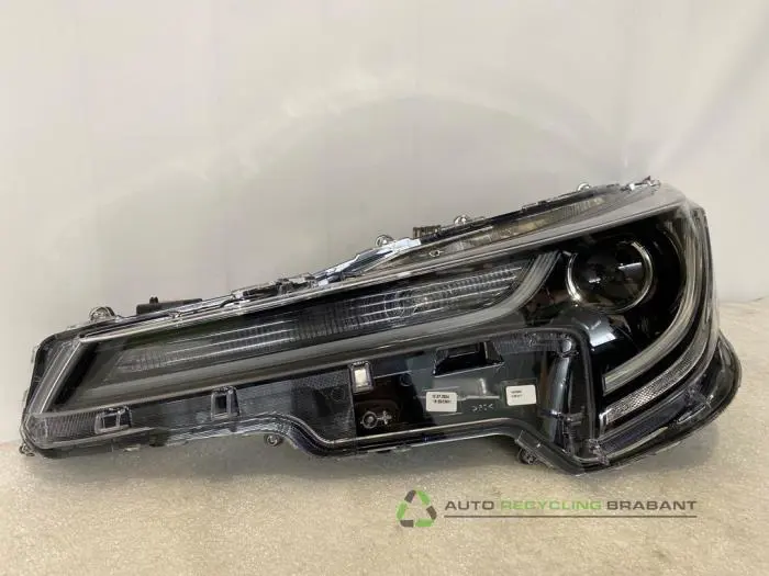 Koplamp links - 3b876a78-cfa0-4583-92c5-6c8c77f1ef9a.jpg