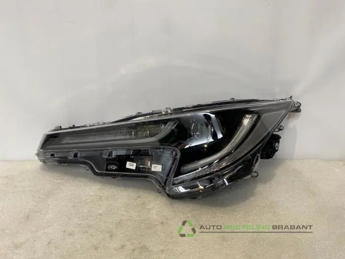 Koplamp links - be281d1a-3d58-4d26-8348-122813c69dfc.jpg