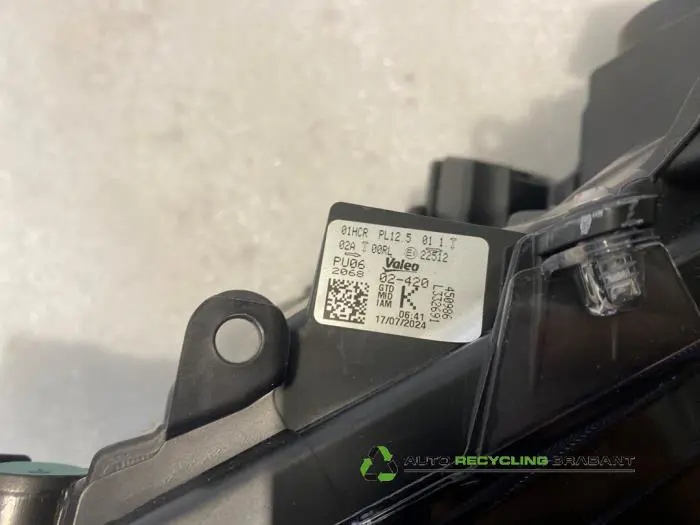 Koplamp links - dd421b00-bb12-455c-a2e0-31772bfe81ca.jpg