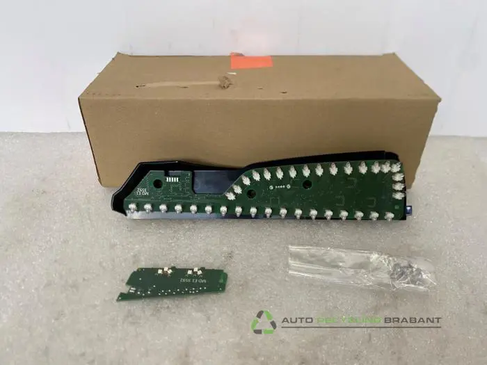 Printplaat Achterlicht links BMW I3