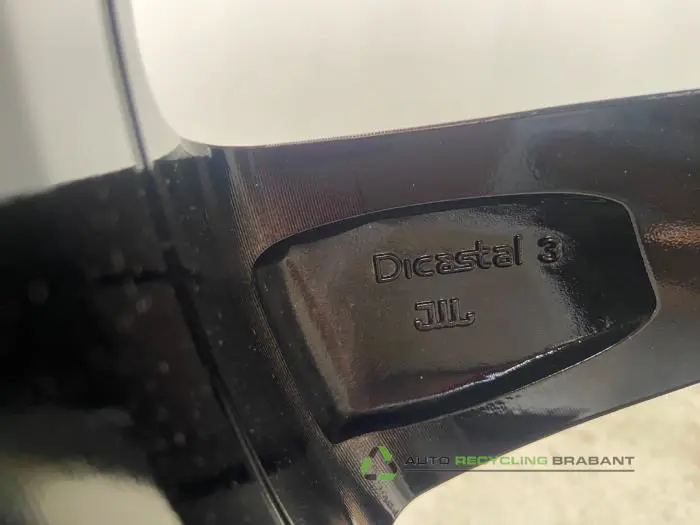 Wheel - 0a627f86-48ad-45ba-a9d7-e63d5ece09e7.jpg