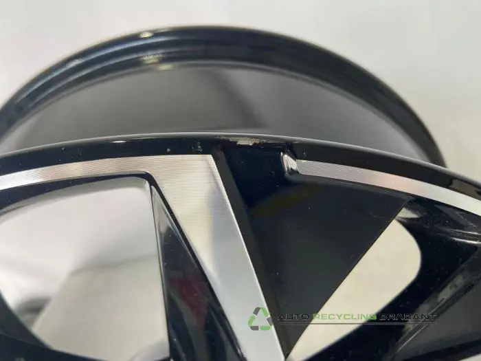 Wheel - 76971555-ef02-47f9-8e35-e4aabcc121df.jpg