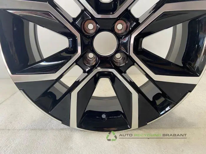 Wheel - cd791572-4d00-4bab-ac74-012803ec6371.jpg