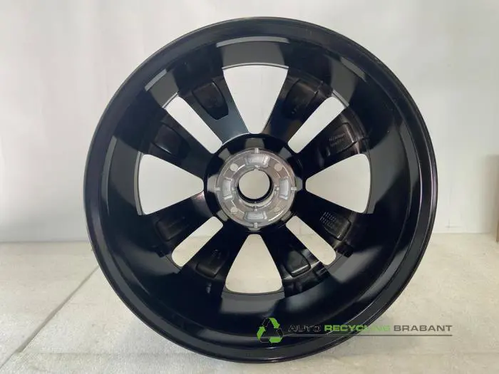 Wheel - dfbcb439-82fe-4acb-aaf5-0357f4900b36.jpg