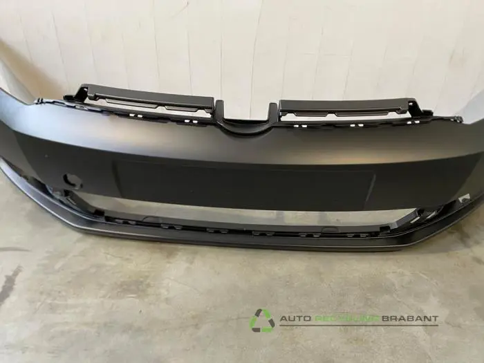 Pare-chocs avant - 1480d0d8-db7c-49d0-a758-61ee05dcf5fc.jpg