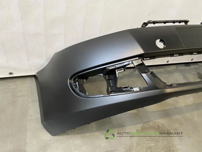 Pare-chocs avant - d6b11da3-d37c-4aee-92c4-135788f4817f.jpg