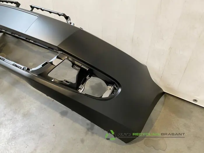 Pare-chocs avant - f4f1759d-9a54-410f-9cff-79a87d37b8ff.jpg