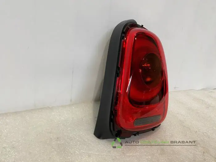 Rücklicht rechts - b9acb9a8-1866-4684-9cf5-e0991af68928.jpg
