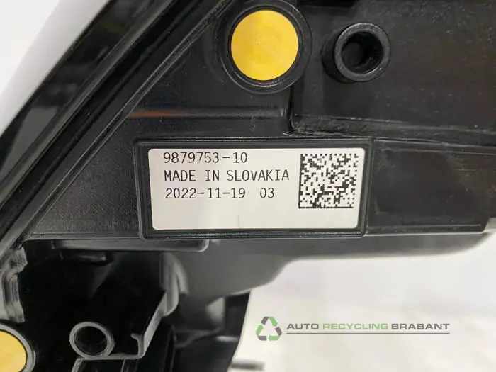 Taillight, left - 10be1c09-14b0-44e3-8802-d18339a288ac.jpg