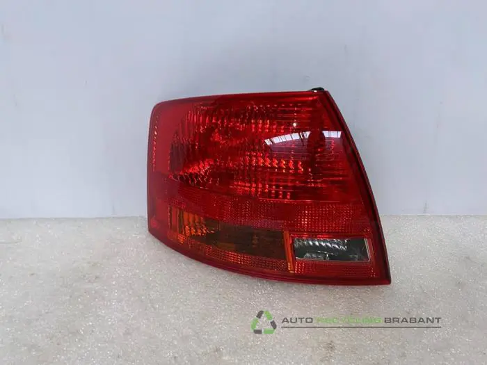 Rücklicht links - 26fbe2ad-8f77-45aa-a866-fbdc1361a3af.jpg