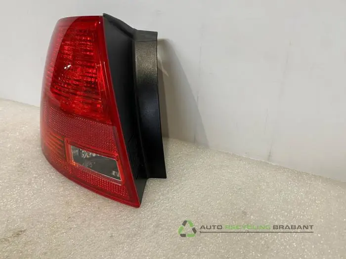 Rücklicht links - b402f754-4b62-40db-a088-6bf1f3f30720.jpg