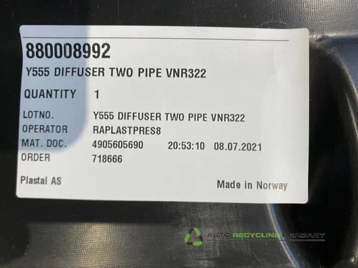 Diffuser rear bumper - 439c85f2-0f7a-4576-9ece-f7eff124a8d5.jpg