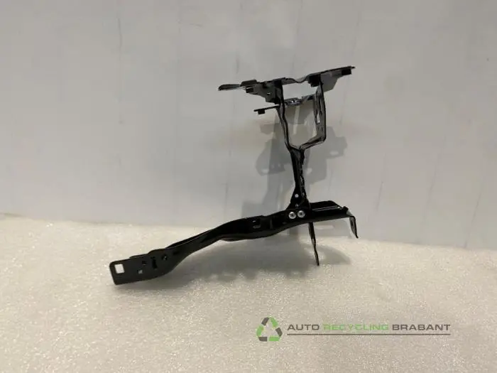 Headlight frame, left - 00984956-5ed3-417c-a8f7-a691489c11bf.jpg