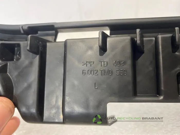 Headlight frame, left - 7bd888d3-2321-4c0e-a5ba-d654d669c542.jpg