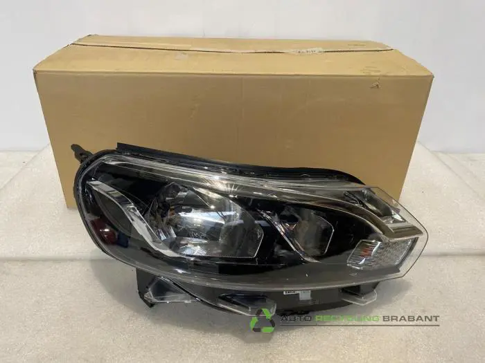 Koplamp rechts Toyota Pro-Ace Koplamp rechts Toyota Pro-Ace