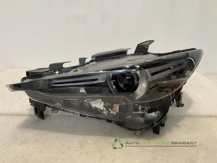 Scheinwerfer links - 57d0aaaa-a635-4e33-8755-513e250b5b2b.jpg