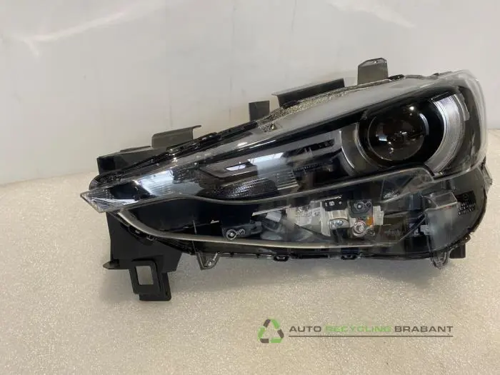 Scheinwerfer links - 5bee490a-50a1-4c9f-89e2-1b88741410a0.jpg