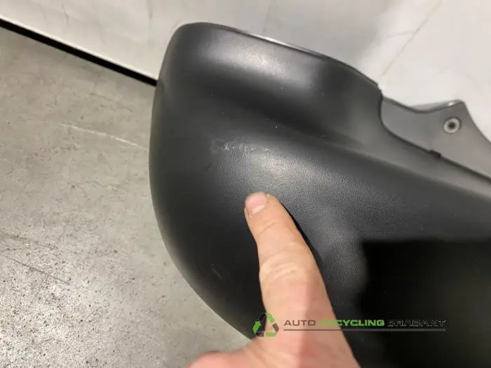 Pare-chocs arrière - 4f070f2a-b245-45ca-b759-217db8a3e4dc.jpg