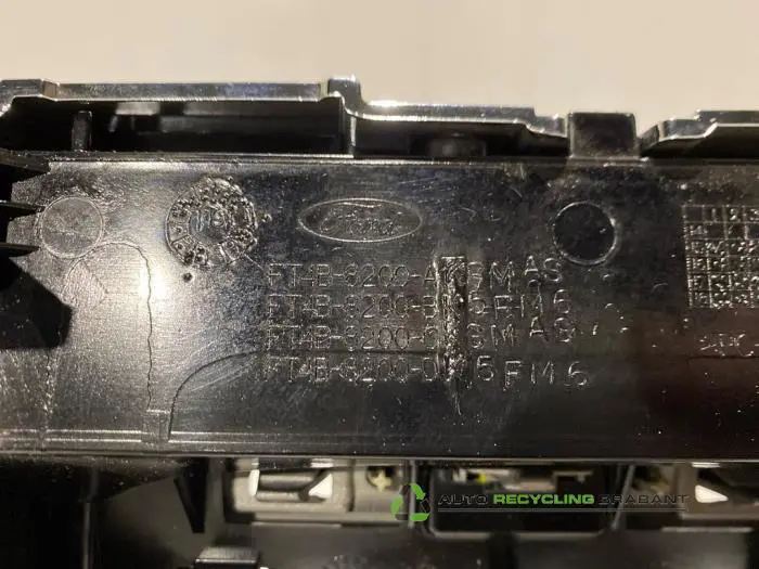 Grille - 93b05275-507f-4c84-ba48-59858d4f6852.jpg