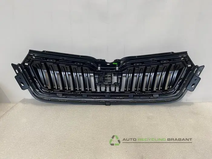 Grille - f219ec3f-29d1-4cb3-afea-a516ebfd7ee8.jpg