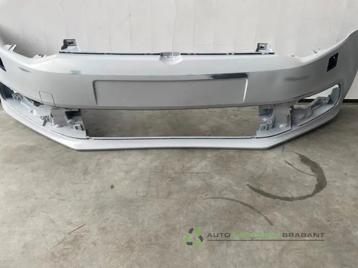 Pare-chocs avant - 6a85f10d-a0ea-494f-84ca-9aed24ea2ded.jpg