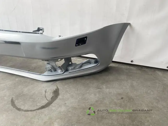 Pare-chocs avant - 7726a713-dd42-424f-b275-00e119f5adb0.jpg