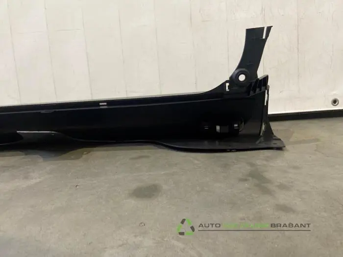 Pare-chocs arrière - 40b8d9aa-116c-47c0-a7bc-9a2098e111fd.jpg